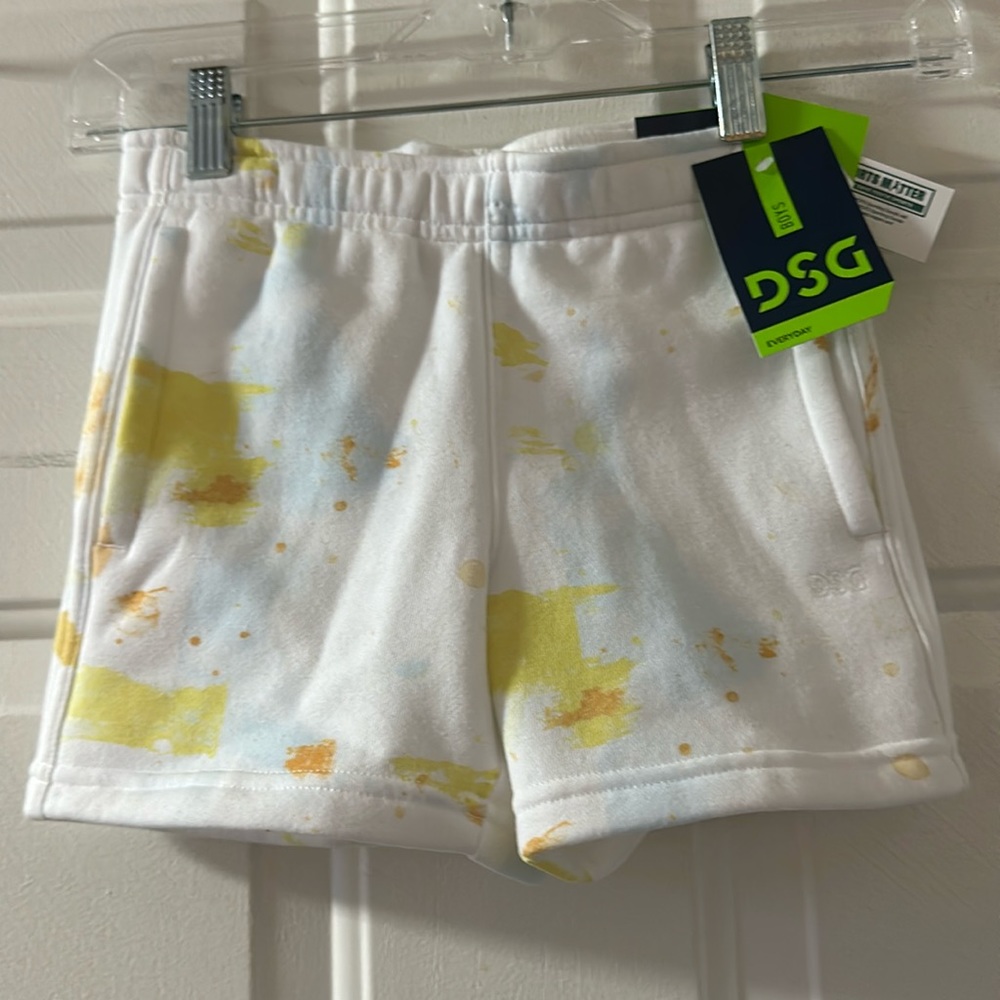 DSG EVERYDAY FLEECE SHORTS: SPLATTER DESIGN: NWT: SZ 2XS (4-5)
